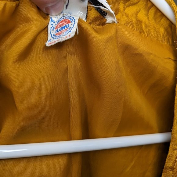 Albert Nipon Gold Vest - Picture 6 of 9